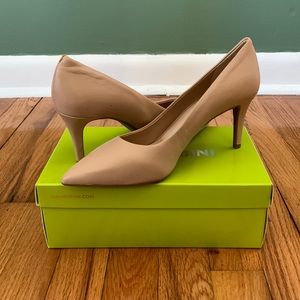 Gianni Bini nude pumps